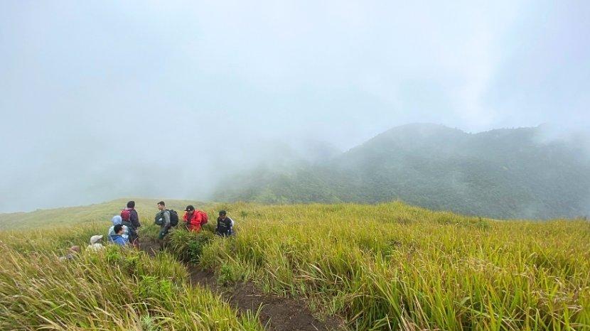 Itinerary Tektok Bukit Mongkrang Tawangmangu, Nanjak Cuma 2 Jam dengan View Gunung Lawu