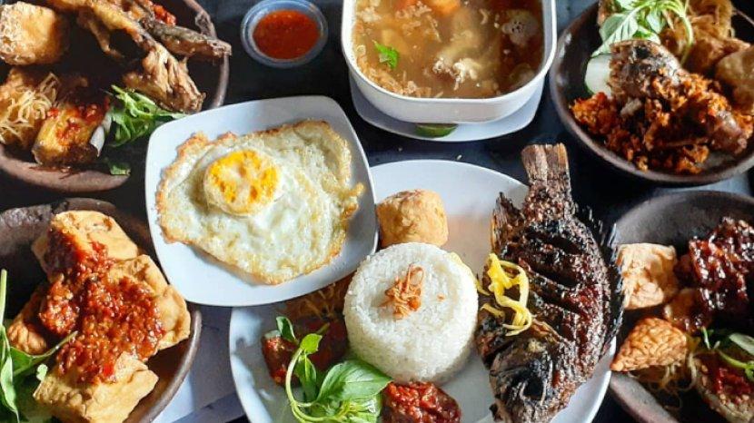 4 Menu Makan Malam Enak di Gresik, Gurihnya Bebek Cak Selem Bikin Ketagihan