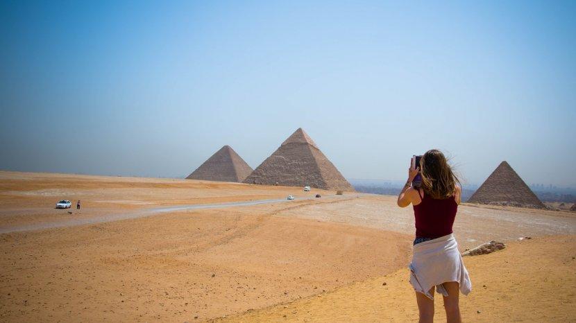 5 Tips Traveling Keliling Dunia di Usia Muda, Termasuk Pertimbangkan Pekerjaan Jarak Jauh