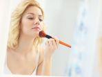 4 Bedak Tabur dengan SPF untuk Lindungi Wajahmu dari Sinar UV, Cocok Dibawa Traveling!