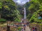 Air-Terjun-Grojogan-Sewu-satu-tempat-wisata-alam-terbaik-di-Karanganyar-buat-liburan-akhir-tahun.jpg