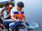 Amorepacific-Indonesia-sedang-mengumpulkan-dan-mengelola-sampah-di-Sungai-Citarum-Bandung.jpg
