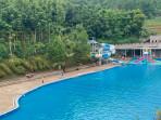 Anak-anak-bermain-di-kolam-mata-air-alami-terbesar-di-Cigwa-Wisata-Puncak-Bogor.jpg