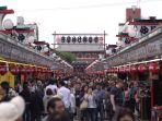 Asakusa-Nakamise-satu-pusat-oleh-oleh-terbaik-di-Tokyo-Jepang.jpg