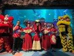 Barongsai-dalam-air-Sea-World-Ancol.jpg