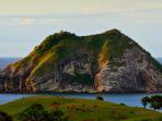 Batu-Termanu-di-Kabupaten-Rote-Ndao-Nusa-Tenggara-Timur-NTT.jpg