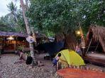 Berkemah di Tanjung Tetulain Maluku, Tawarkan Lanskap Pegunungan Pulau Seram dan Leihitu
