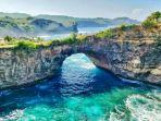 Broken-Beach-satu-tempat-wisata-populer-di-Nusa-Penida-Bali.jpg