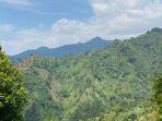 Bukit-Paniisan-menyajikan-pemandangan-perbukitan-di-jalur-pendakian-menuju-puncak.jpg