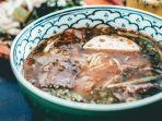 Bun-bo-Hue-satu-sarapan-enak-di-Vietnam-yang-wajib-kamu-coba-saat-liburan-ke-sanaq.jpg
