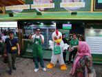 Chef-Gio-sedang-melakukan-Live-Cooking-di-stand-Alim-Frozen-Food-Jakarta-Fair-Kemayoran-2025.jpg
