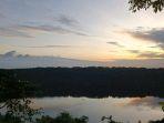 Danau-Asmara-berlokasi-di-Desa-Waibao-Tanjung-Bunga-Flores-Timur-Nusa-Tenggara-Timur.jpg