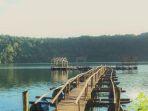 Danau-Asmara-berlokasi-di-Desa-Waibao-Tanjung-Bunga-Kabupaten-Flores-Timur-Nusa-Tenggara-Timur.jpg