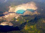 Danau-Tiga-Warna-di-Kelimutu-Nusa-Tenggara-Timur.jpg