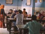 Depot-Sederhana-Gubeng-Pojok-satu-tempat-makan-dekat-Stasiun-Gubeng-Surabaya.jpg