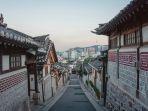 Desa-Bukchon-Hanok-satu-tempat-wisata-di-Seoul-Korea-Selatan.jpg