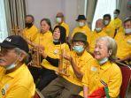 Etawalin-bersama-para-lansia-penghuni-Panti-Werdha-Wisma-Mulia-Jakarta.jpg