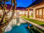 Fasilitas-kolam-renang-di-hotel-murah-Nomad-Hub-Canggu-Bali.jpg