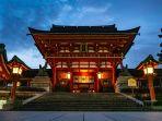 Fushimi-Inari-Taisha-satu-kuil-Shinto-terbaik-di-Jepang-untuk-merayakan-tahun-baru.jpg