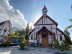 Gereja-Paroki-Santo-Ignatius-Loyola-Sikka-di-Desa-Sikka-Lela-Sikka-NTT.jpg