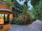 Ghibli-Museum-satu-tempat-wisata-hits-di-Kichijoji-Tokyo-Jepang.jpg