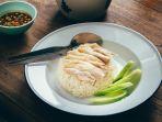 Go-Ang-Pratunam-Chicken-Rice-tempat-makan-malam-terbaik-di-Bangkok-Thailand.jpg