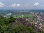 Gunung-Gandul-di-Giriwono-Kecamatan-Wonogiri-Kabupaten-Wonogiri-Jawa-Tengah.jpg