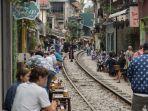 Hanoi-Train-Street-Hanoi-Vietnam.jpg
