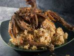 Hidangan-ayam-goreng-kremes-di-warung-Ayam-Goreng-Mbok-Berek-Ny-Astuti.jpg