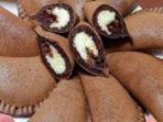 Hidangan-martabak-panada-dari-Cemil-Putt-yang-isiannya-melimpah.jpg