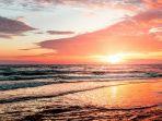 Ilustrasi-menikmati-keindahan-sunset-di-pantai-Gunungkidul-Jogja.jpg