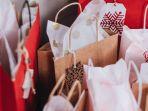 Ilustrasi-paper-bag-berisi-tas-buku-dan-barang-lainnya.jpg