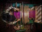 Ilustrasi-pembuatan-kain-songket-khas-Sumatera-Selatan.jpg