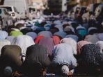 Ilustrasi-salat-tarawih.jpg