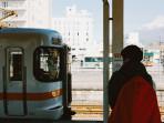 Ilustrasi-solo-traveler-yang-menuju-Ito-Shizuoka-Jepang-naik-kereta.jpg