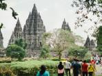 Ilustrasi-suasana-di-Candi-Prambanan-Sleman-Jogja-buat-liburan-bareng-rombongan.jpg
