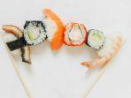 Ilustrasi-sushi-kuliner-khas-Jepang-dengan-berbagai-varian-isi.jpg