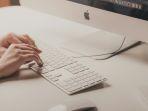 Ilustrasi-wanita-menggunakan-iMac-Apple.jpg