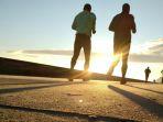 Ilustrasi-wisatawan-jogging-sambil-menikmati-pemandangan-sunset.jpg