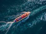 Ilustrasi-wisatawan-nyobain-wahana-banana-boat.jpg