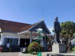 Istana-Gebang-wisata-bersejarah-di-Kota-Blitar-Jawa-Timur.jpg