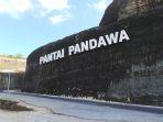 Jalanan-di-Pantai-Pandawa.jpg