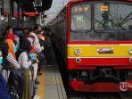 KRL-di-Stasiun-Tanah-Abang-Jakarta-Pusat-KAI-Commuter.jpg