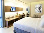 Kamar-penginapan-di-Fame-Hotel-Sunset-Road-Kuta-Bali-dekat-Pantai-Kuta-di-Legian-Bali.jpg