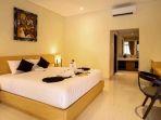 Kamar-penginapan-di-New-Sunari-Lovina-Beach-Resort-Buleleng-Bali.jpg