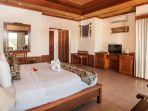 Kamar-penginapan-di-Sri-Phala-Resort-Villa-yang-lokasinya-dekat-Pantai-Sanur-Bali.jpg