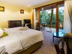Kamar-penginapan-di-Umasari-Rice-Terrace-Villa-Tabanan-Bali-untuk-staycation.jpg
