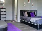 Kamar-penginapan-di-hotel-murah-RINA-Guest-House-Pacitan.jpg