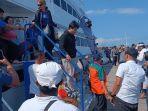 Kapal-Express-Bahari-1F-Banyuwangi-ke-Denpasar-dan-di-Pelabuhan-Sira-Angen-Serangan-Kota-Denpasar.jpg