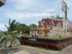 Kapal-PLTD-Apung-di-Kecamatan-Jaya-Baru-Kabupaten-Banda-Aceh-Aceh.jpg